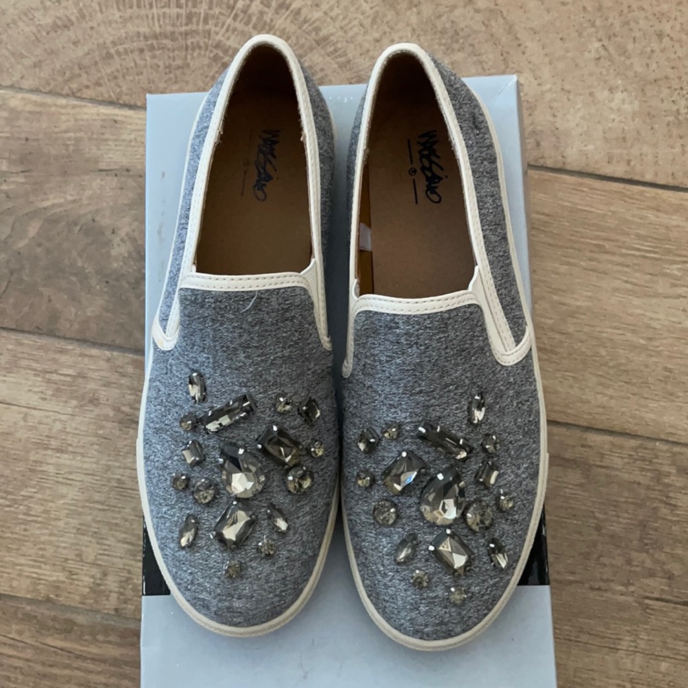 Mossimo embellished tennis shoes size 7